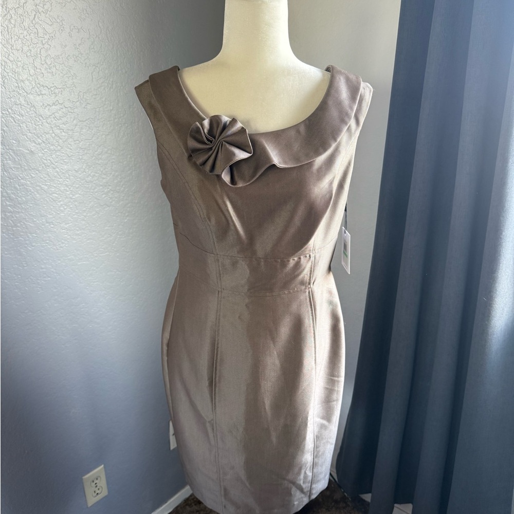 Calvin Klein Vintage Style Taupe Dress with Floral Accent Size 8